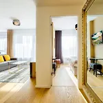 Klinger Downtown High Floor *