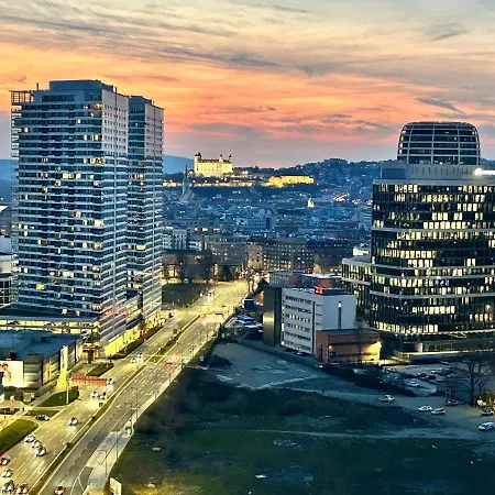 Klinger Downtown High Floor Lägenhet